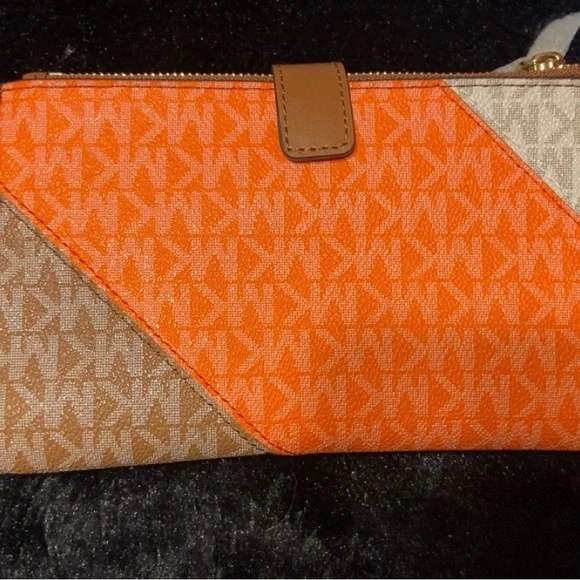 Michael Kors clementine Jet Set Smartphone Wristlet - Picture 2 of 6